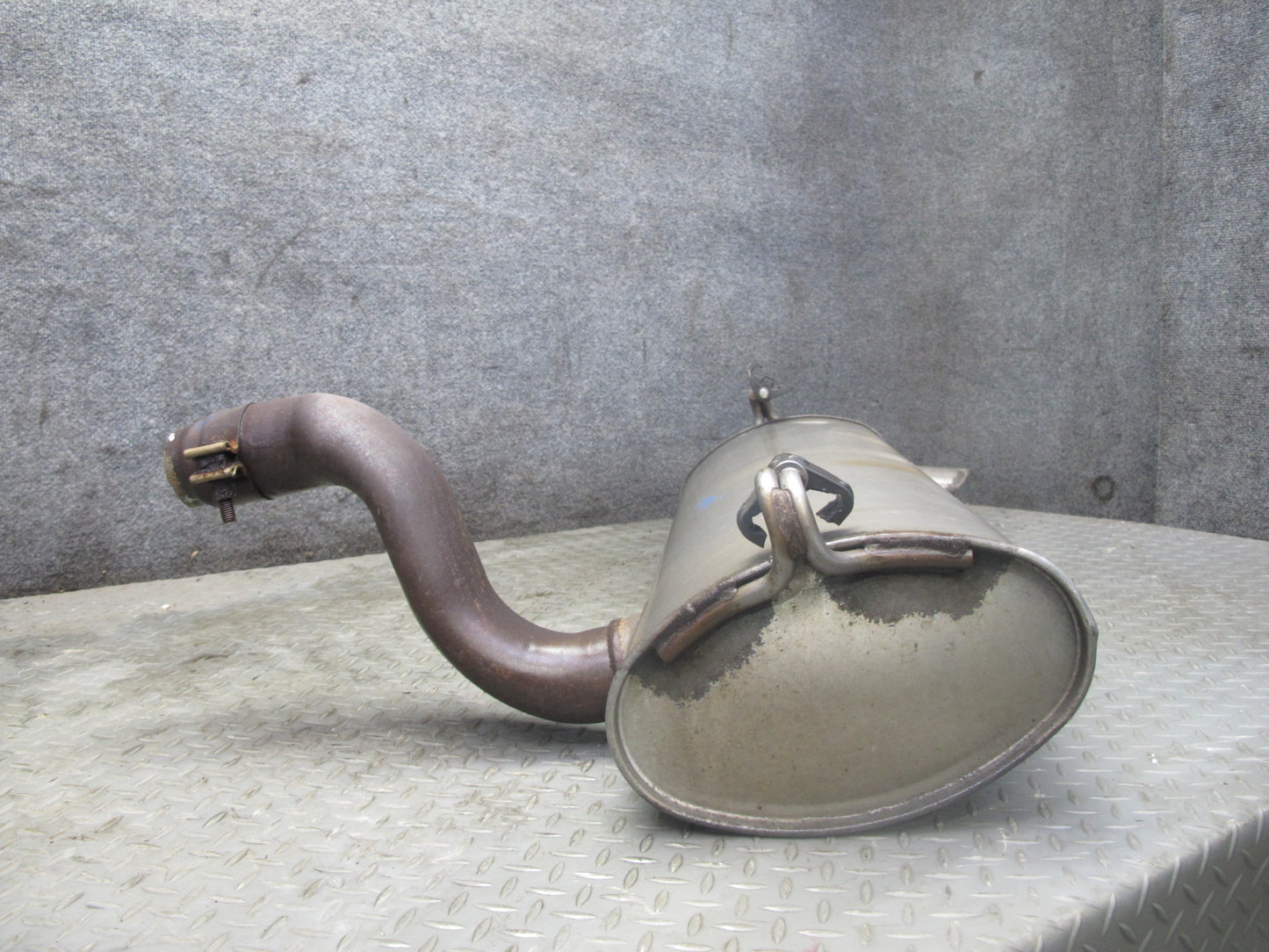 18-21 Jeep Wrangler JL 3.6L Rear Exhaust Muffler 82452283 OEM