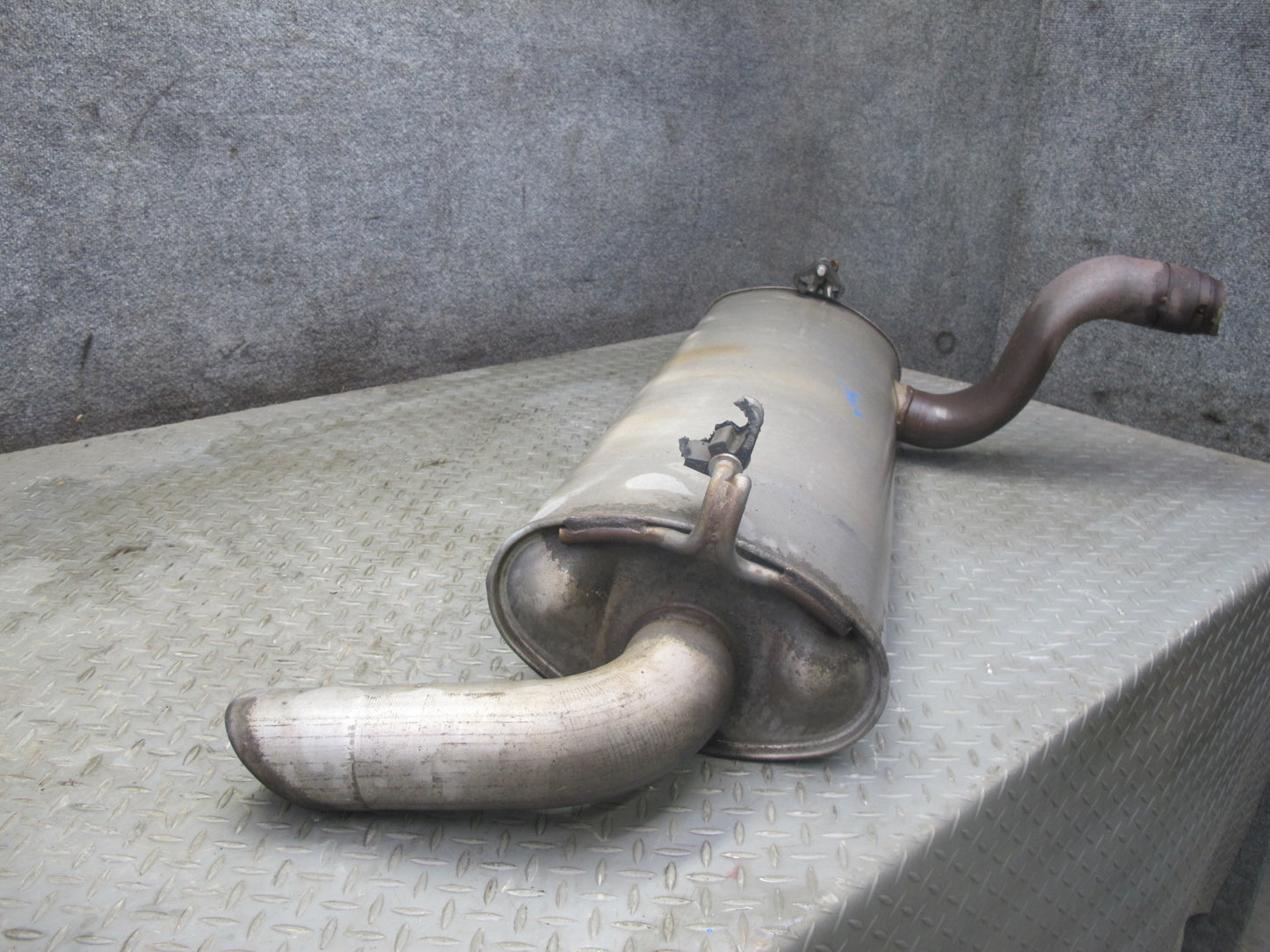 18-21 Jeep Wrangler JL 3.6L Rear Exhaust Muffler 82452283 OEM