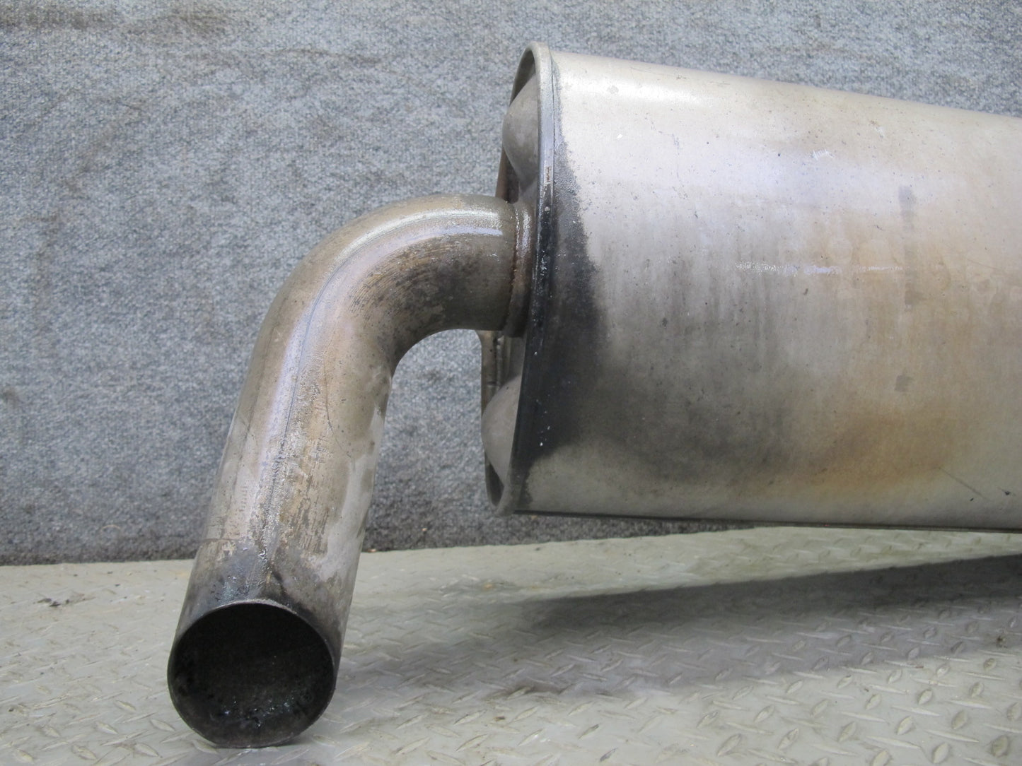 18-21 Jeep Wrangler JL 3.6L Rear Exhaust Muffler 82452283 OEM