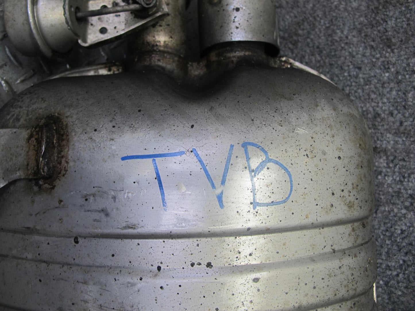 01-06 BMW E46 330ci Convertible Rear Exhaust Muffler 7502553 OEM