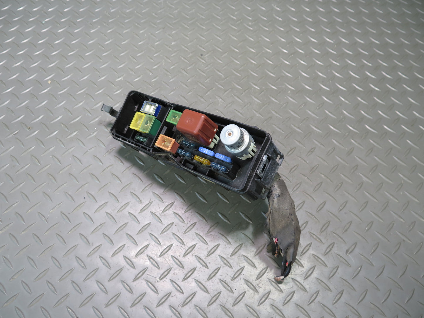 1990 Toyota Supra MK3 7MGTE Turbo Engine Fuse Relay Box OEM