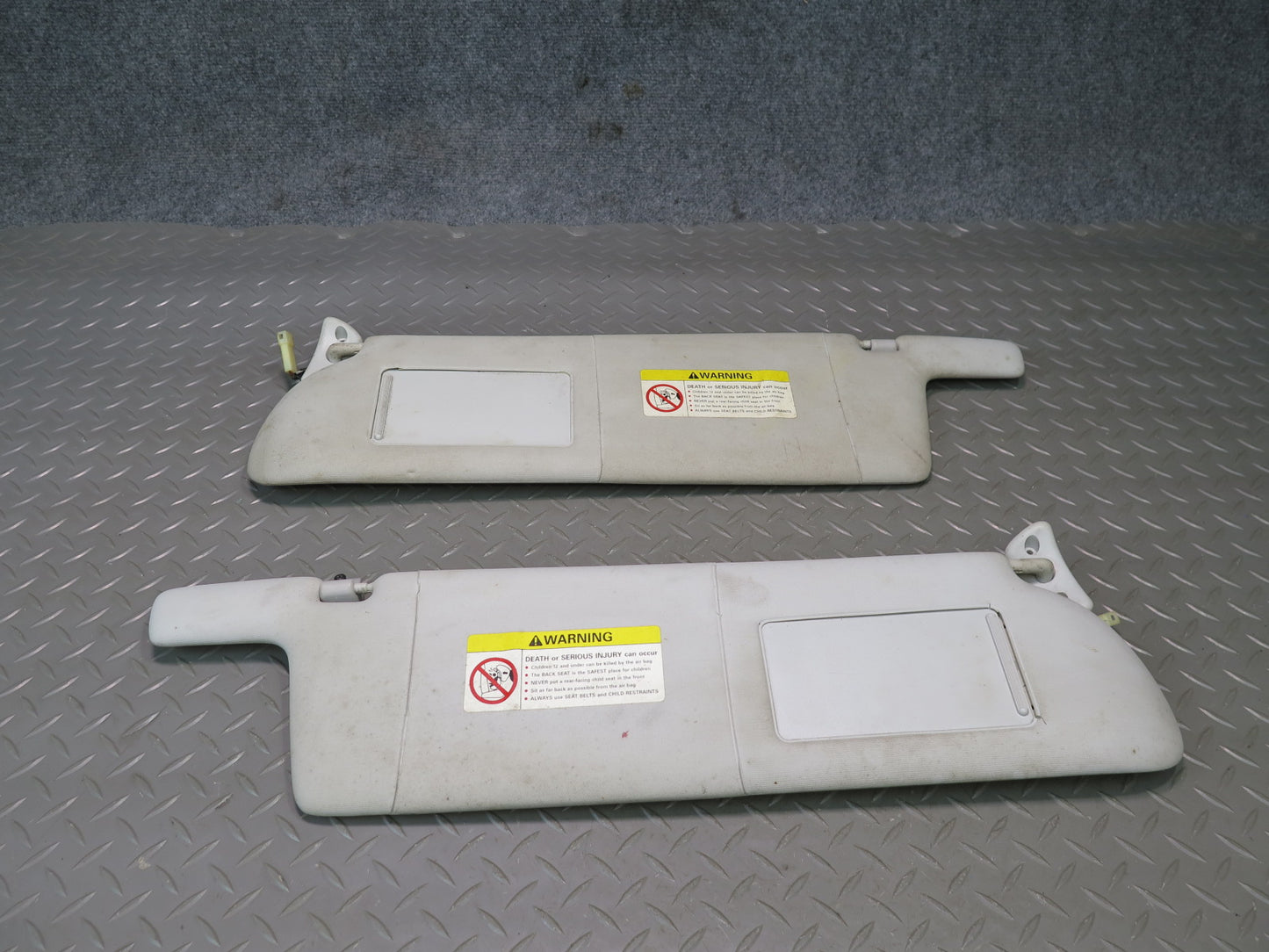 99-03 VW Eurovan T4 Set of 2 Front Left & Right Sun Visor OEM