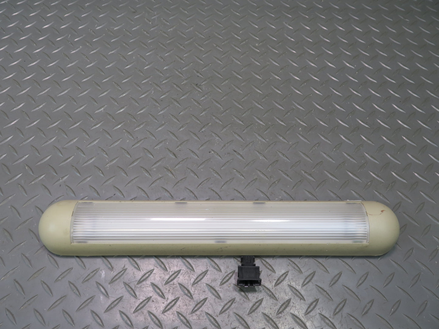 97-03 VW Eurovan T4 Interior Reading Dome Light Lamp 7D0947107A OEM