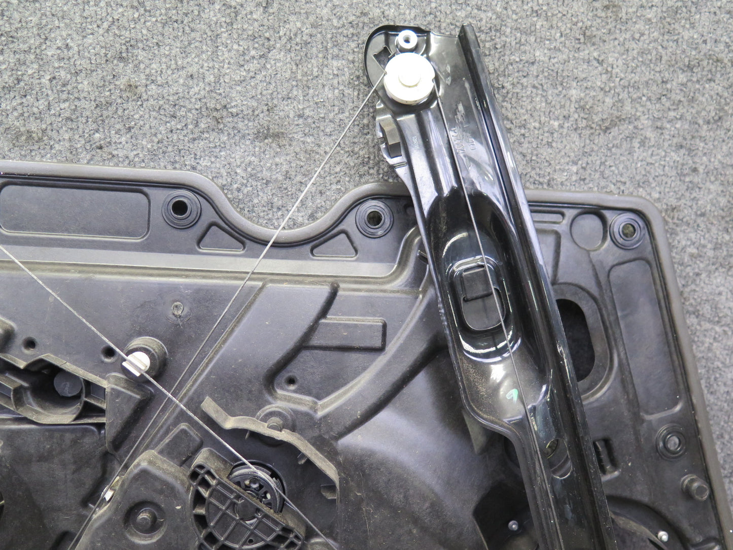 10-14 VW Golf GTI R MK6 4DOOR Front Right Passenger Door Window Regulator OEM