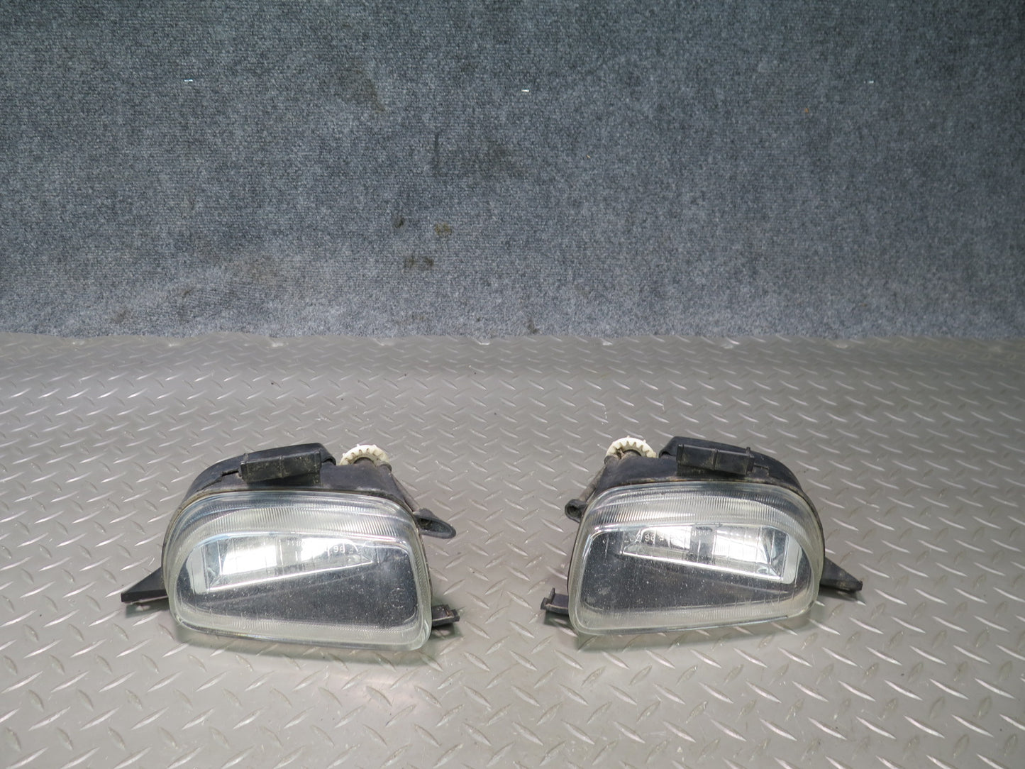 99-03 VW Eurovan T4 Set of 2 Front Left & Right Fog Light Lamp OEM