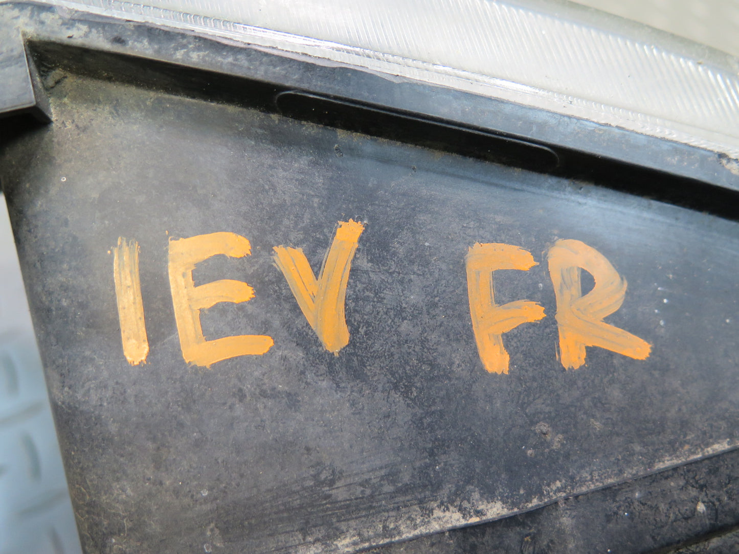 99-03 VW Eurovan T4 Set of 2 Front Left & Right Fog Light Lamp OEM