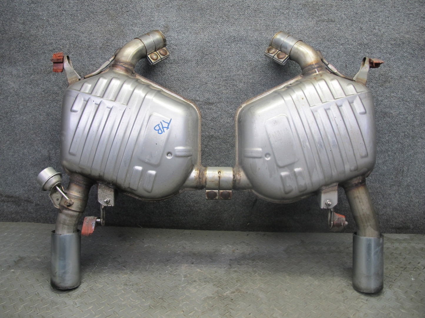 11-13 BMW E92 E93 335i N55 Set of 2 Rear Left & Right Exhaust Muffler w Tips OEM