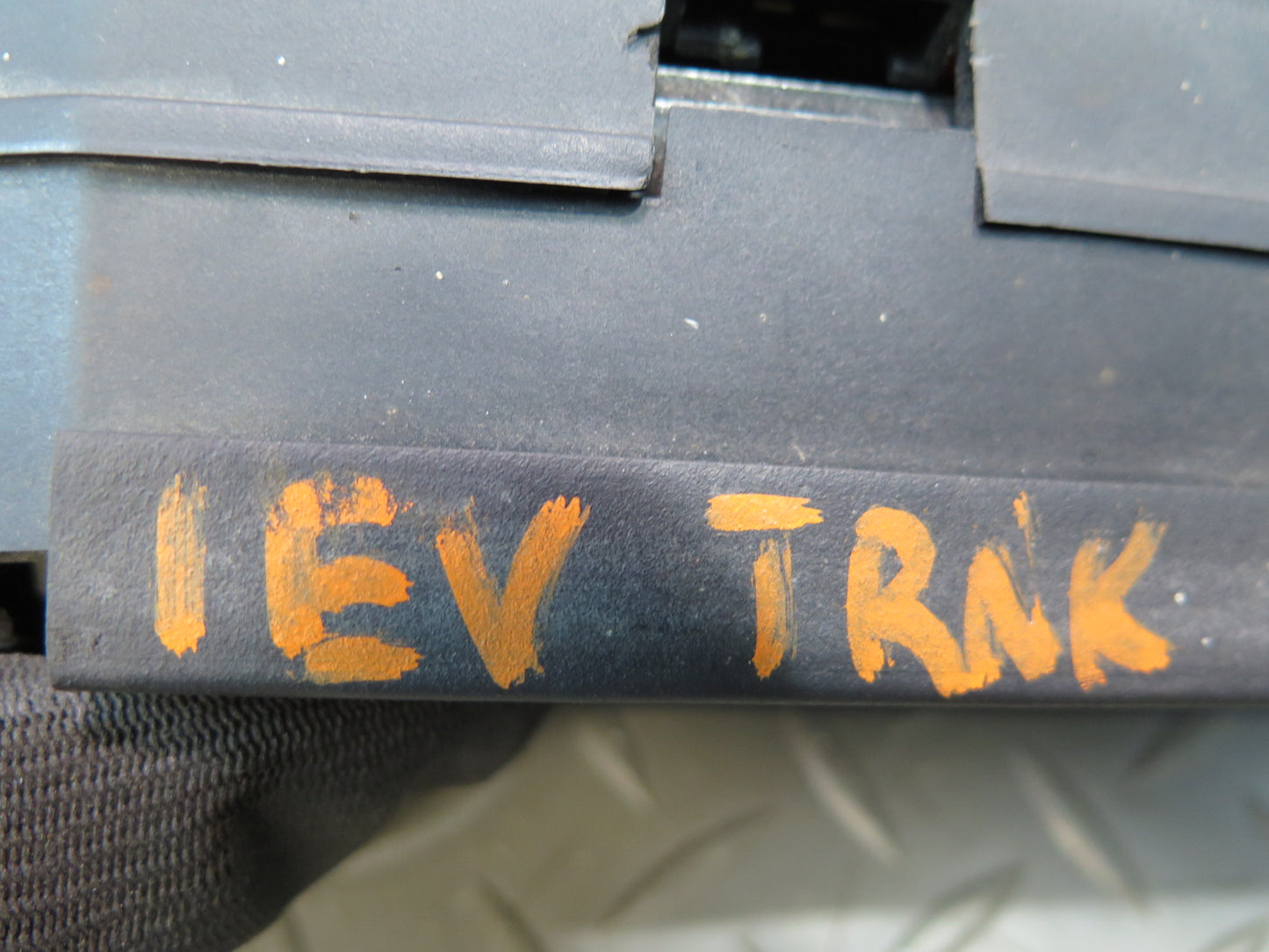 97-03 VW Eurovan T4 Rear Center Third 3RD Brake Stop Light Lamp OEM