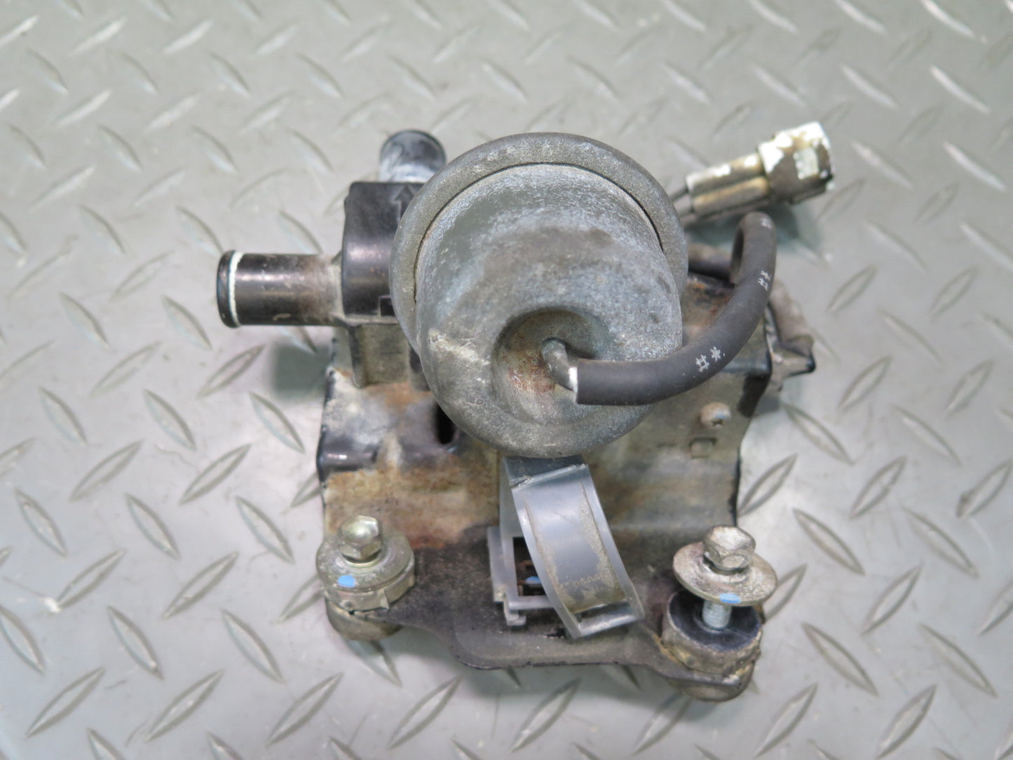 86-92 Toyota Supra MA70L Vacuum Purge Control Valve Switch Solenoid 59K OEM