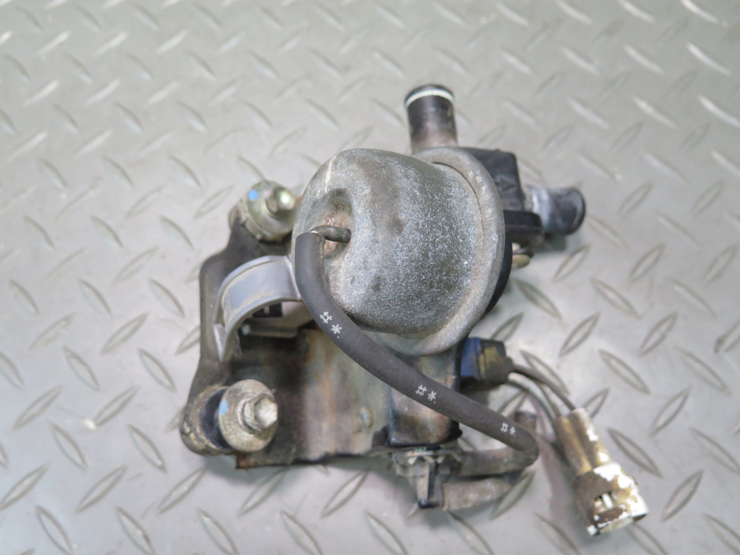 86-92 Toyota Supra MA70L Vacuum Purge Control Valve Switch Solenoid 59K OEM