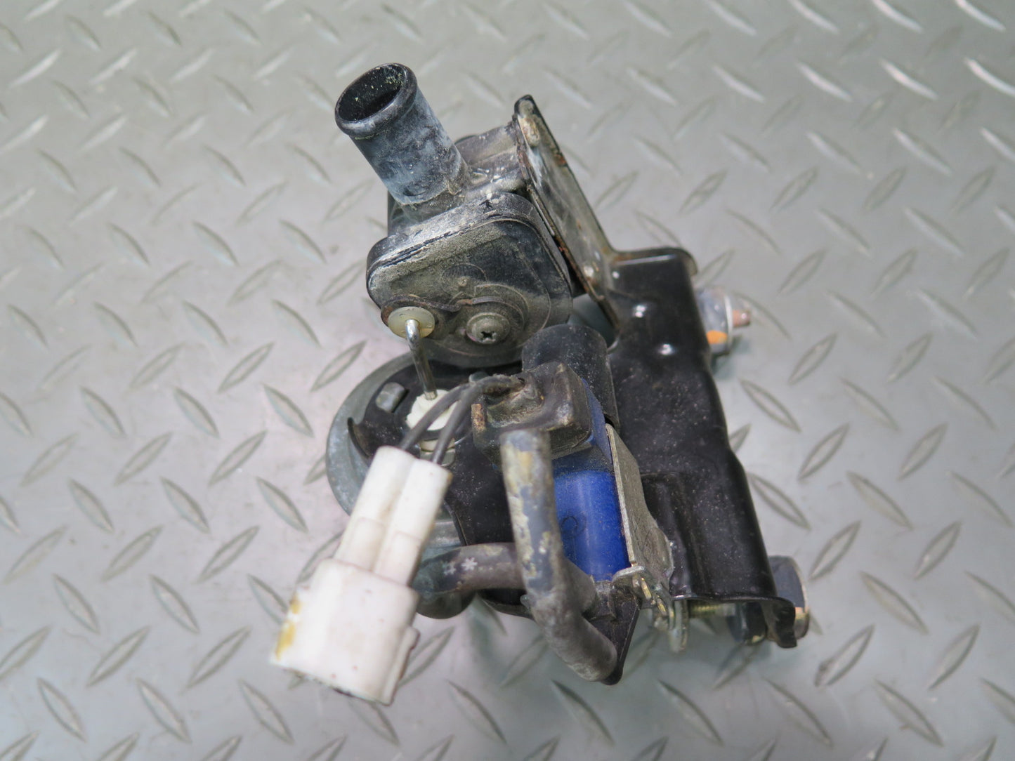 86-92 Toyota Supra MA70L Vacuum Purge Control Valve Switch Solenoid 59K OEM