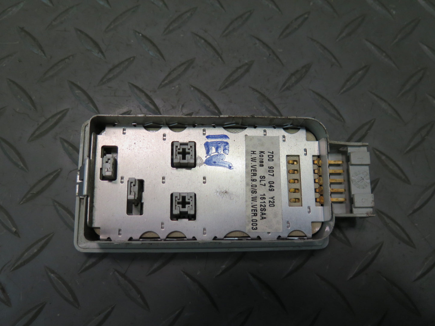 99-03 VW Eurovan T4 Rear A/C Heater Climate Control Switch 7D0907049 OEM