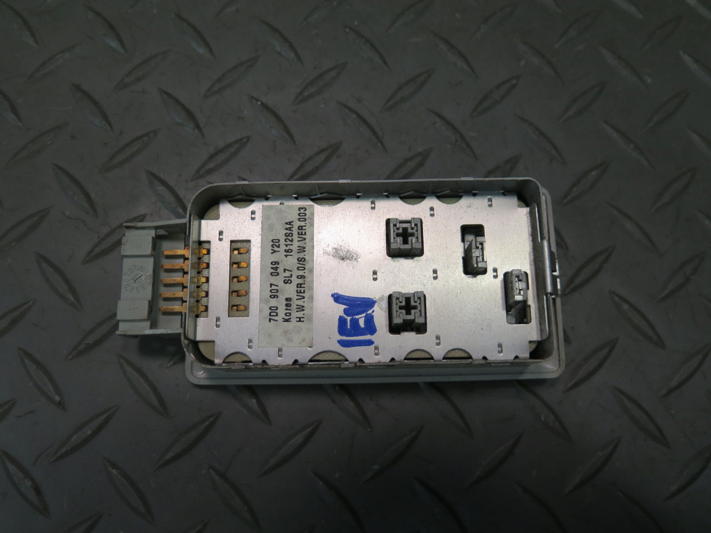 99-03 VW Eurovan T4 Rear A/C Heater Climate Control Switch 7D0907049 OEM