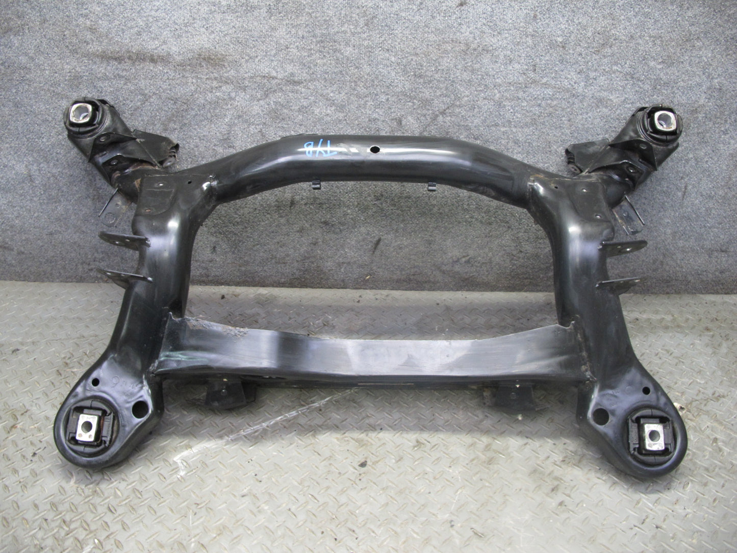 07-13 BMW E90 E92 E93 335i RWD Rear Suspension Crossmember Subframe Carrier OEM