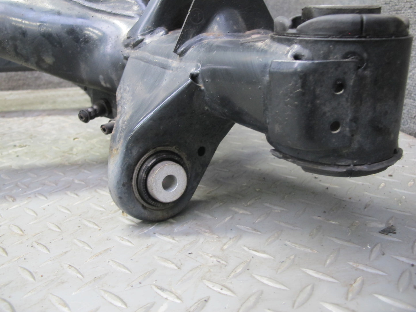 07-13 BMW E90 E92 E93 335i RWD Rear Suspension Crossmember Subframe Carrier OEM