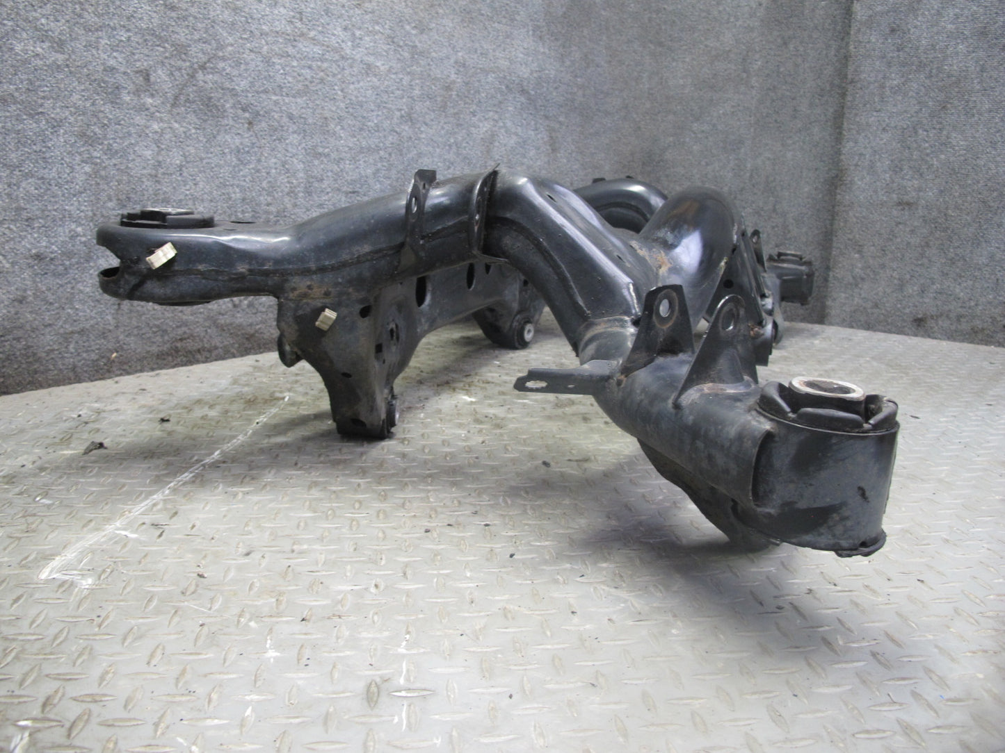 07-13 BMW E90 E92 E93 335i RWD Rear Suspension Crossmember Subframe Carrier OEM