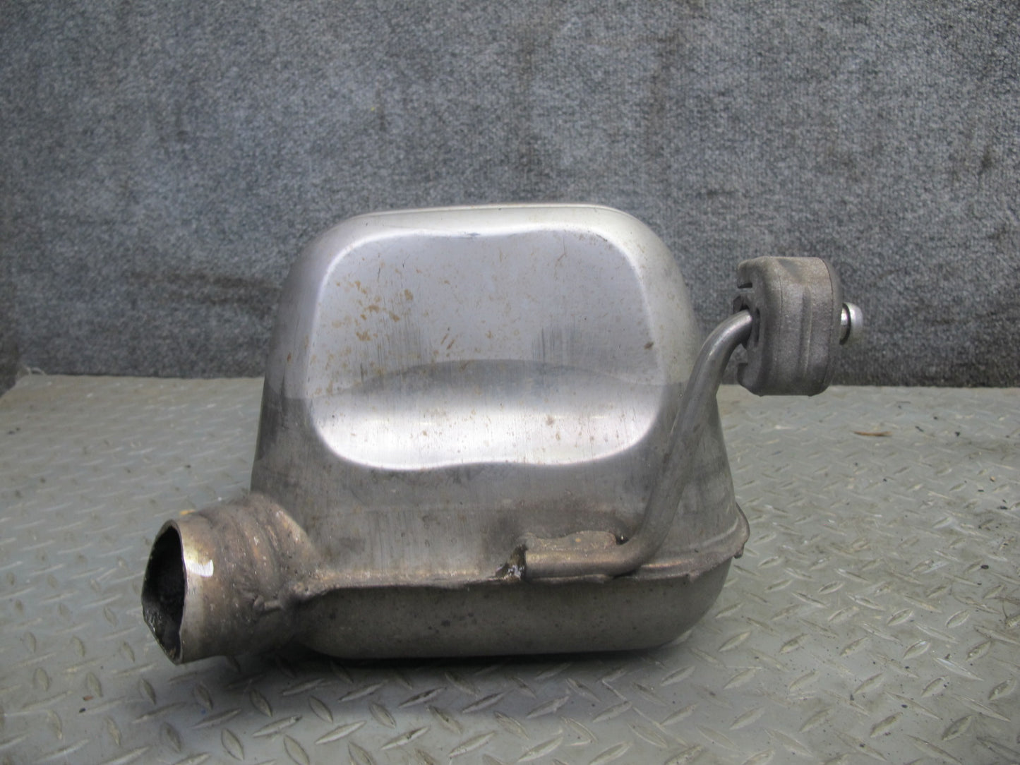 05-11 Mercedes R171 SLK55 AMG Rear Right Exhaust Muffler w Tips 1714910701 OEM