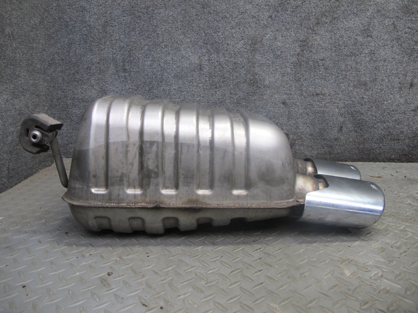 05-11 Mercedes R171 SLK55 AMG Rear Right Exhaust Muffler w Tips 1714910701 OEM