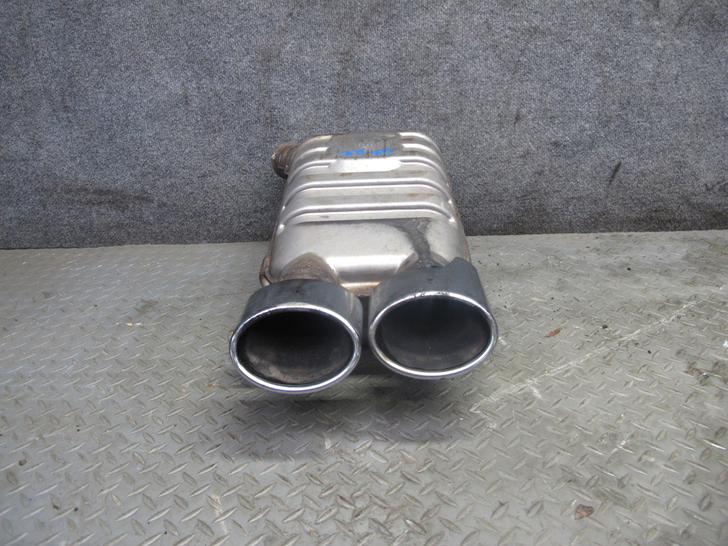 05-11 Mercedes R171 SLK55 AMG Rear Right Exhaust Muffler w Tips 1714910701 OEM