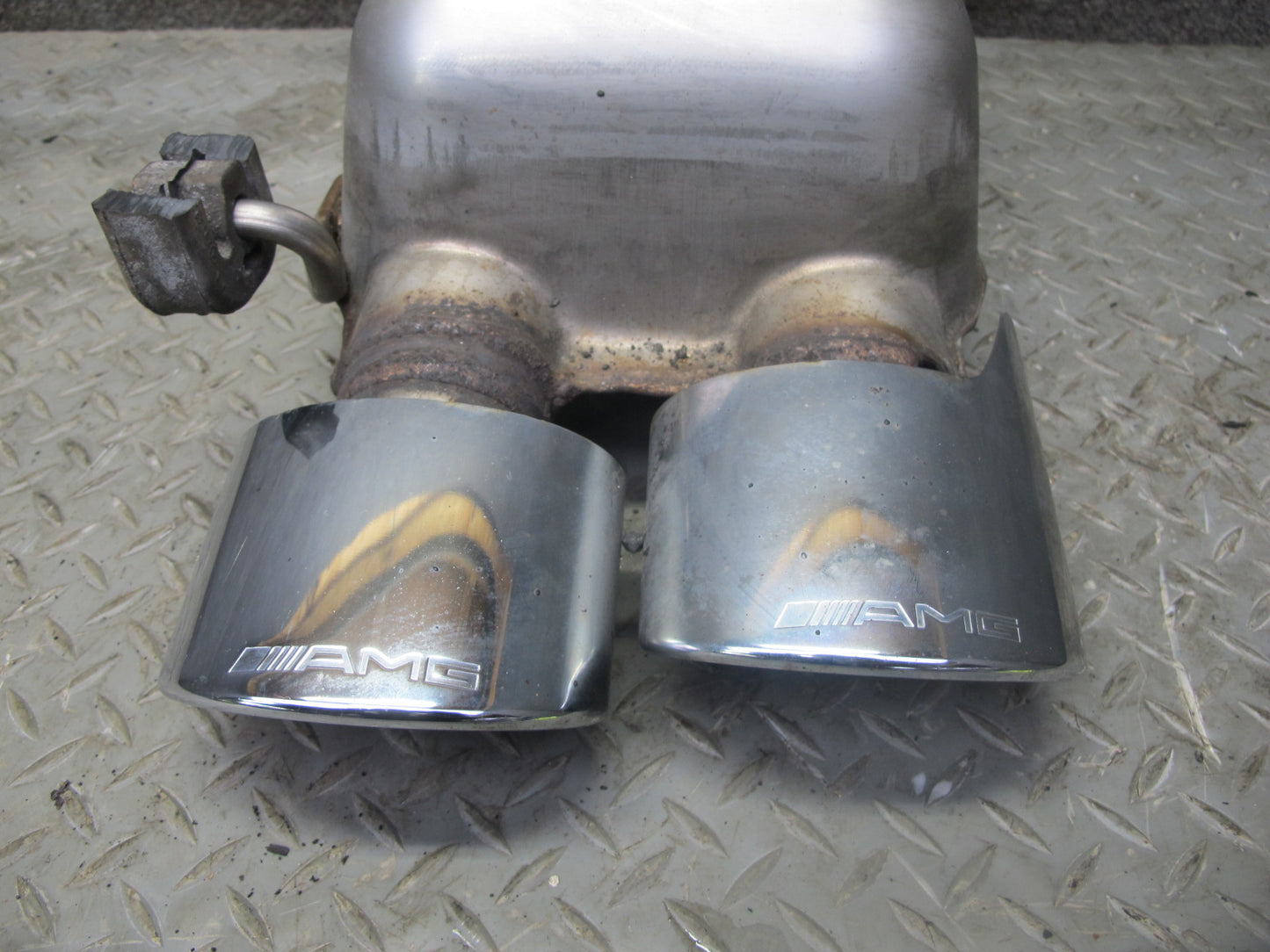 05-11 Mercedes R171 SLK55 AMG Rear Right Exhaust Muffler w Tips 1714910801 OEM