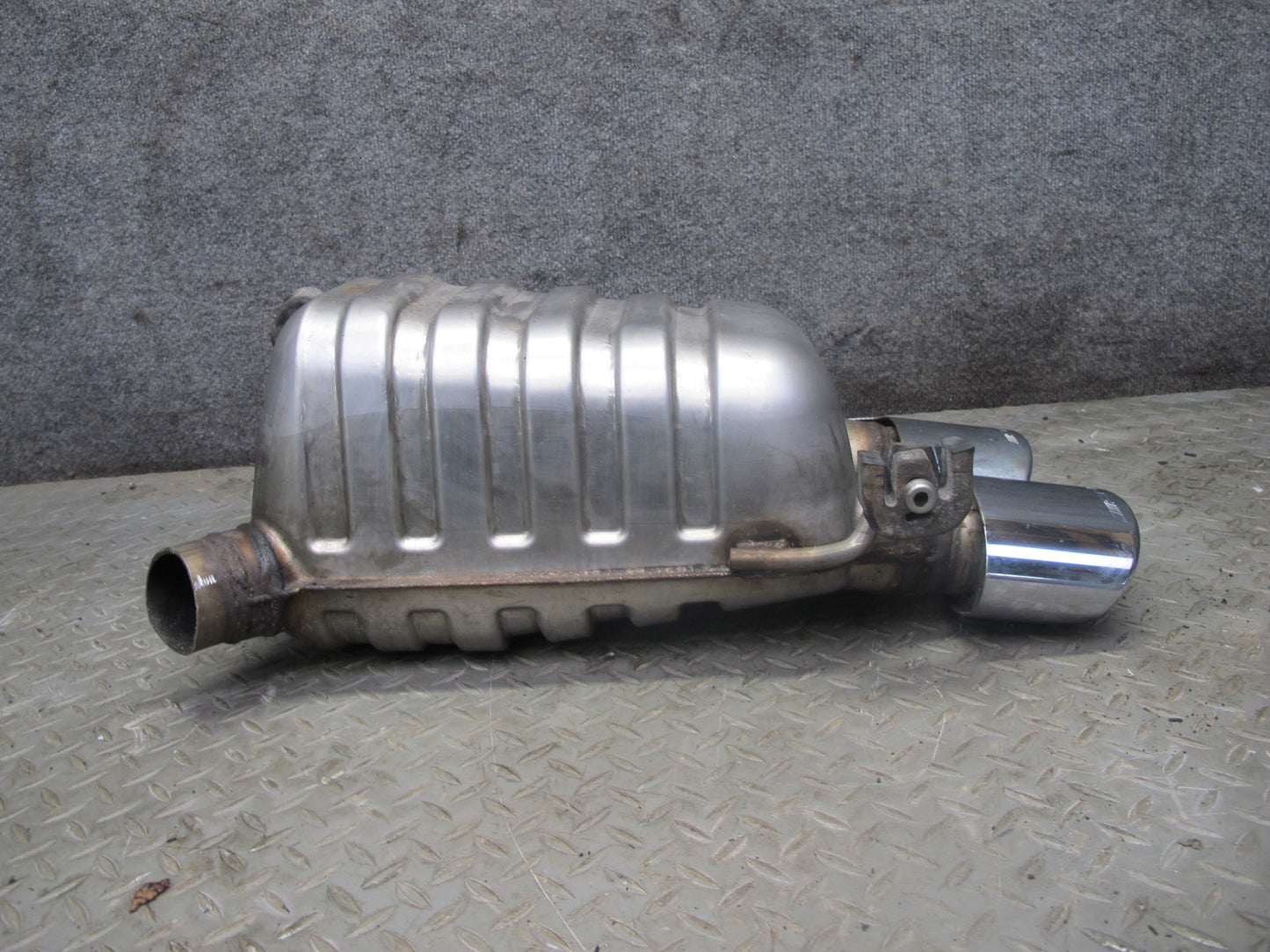 05-11 Mercedes R171 SLK55 AMG Rear Right Exhaust Muffler w Tips 1714910801 OEM