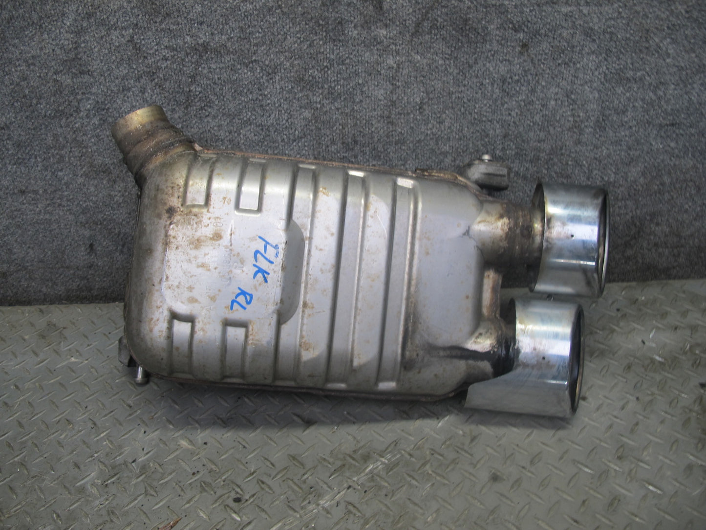 05-11 Mercedes R171 SLK55 AMG Rear Right Exhaust Muffler w Tips 1714910801 OEM