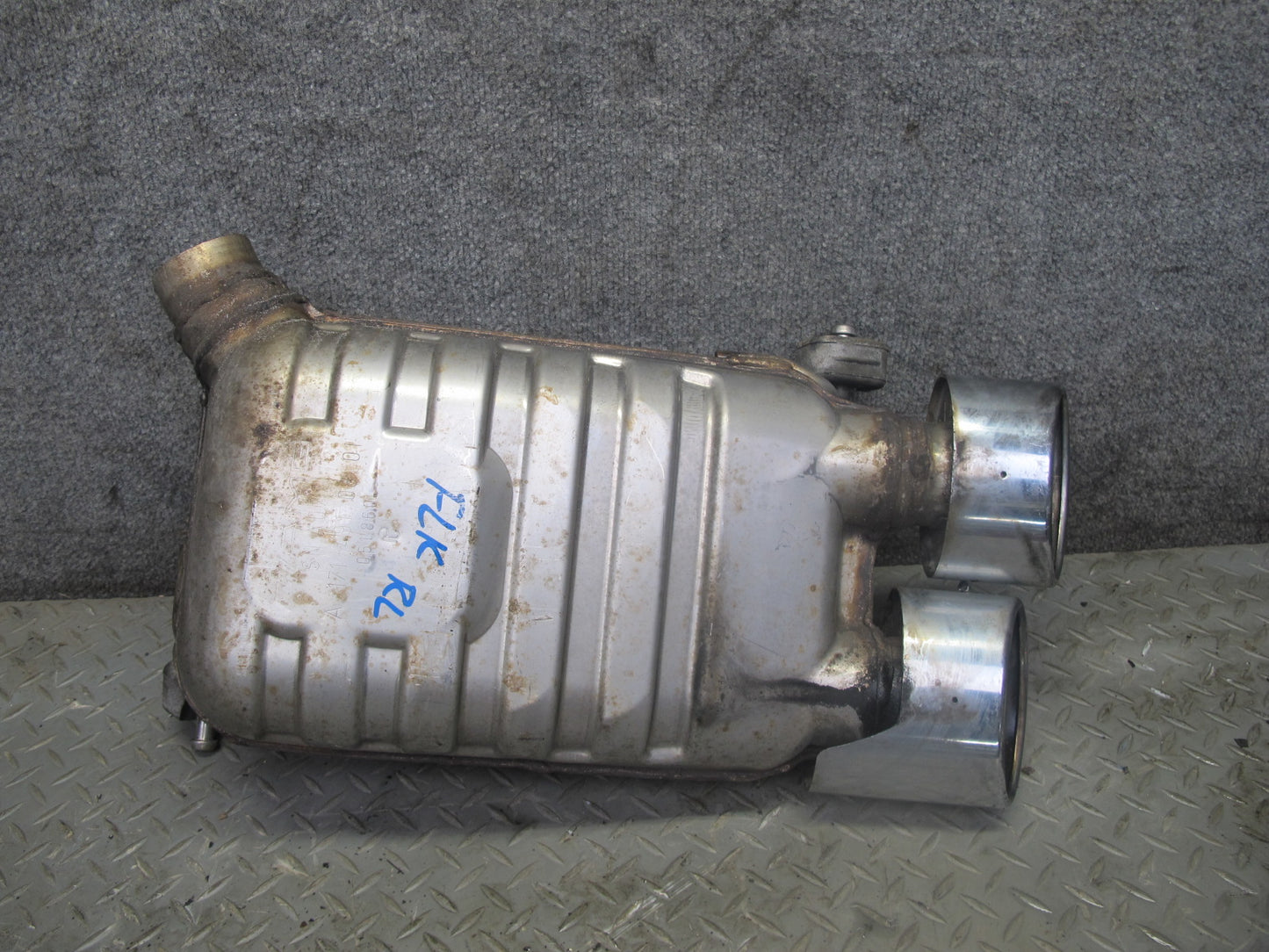 05-11 Mercedes R171 SLK55 AMG Rear Right Exhaust Muffler w Tips 1714910801 OEM