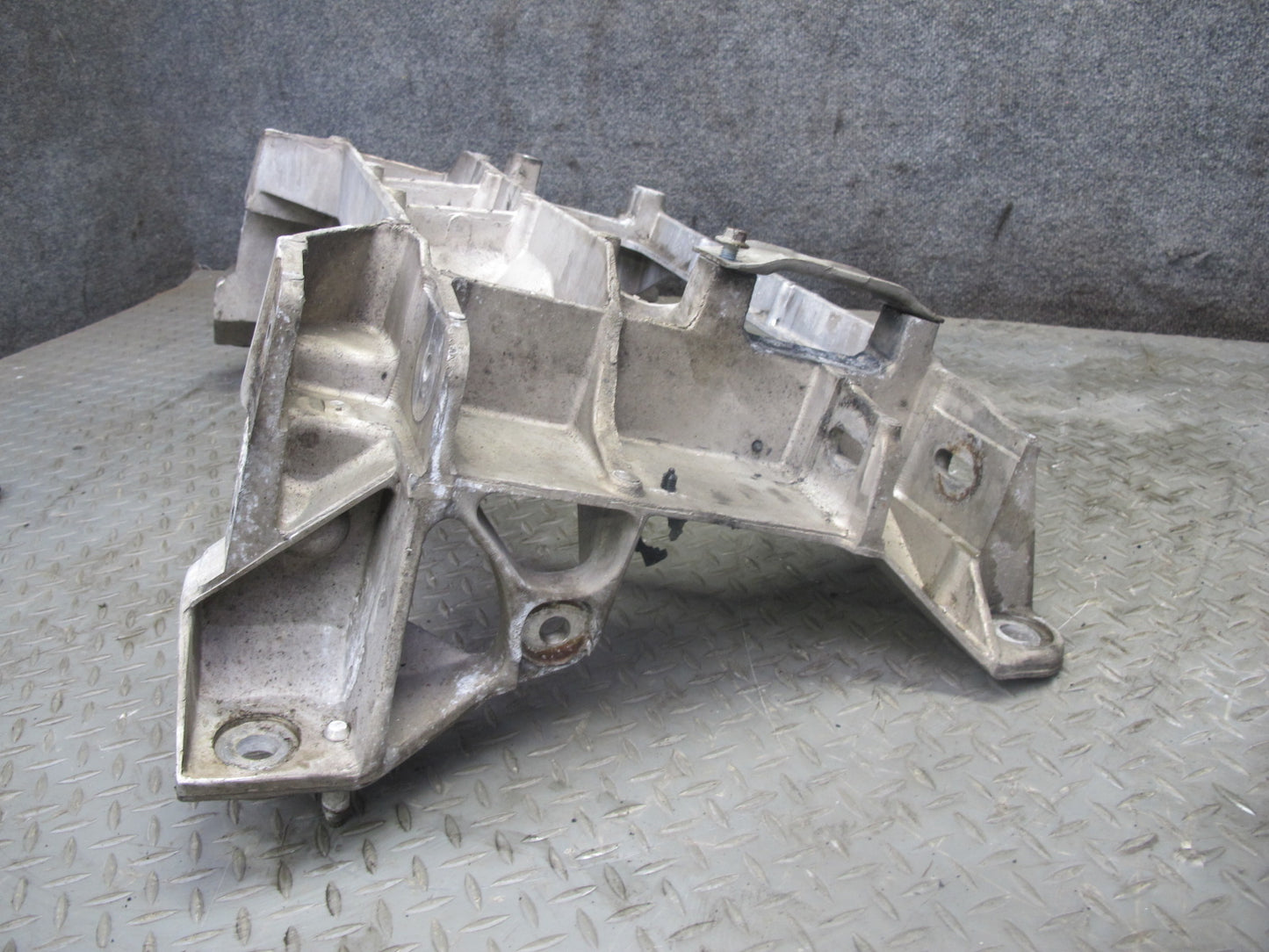 99-04 Chevrolet Corvette C5 Rear Suspension Subframe Crossmember Carrier 88K OEM