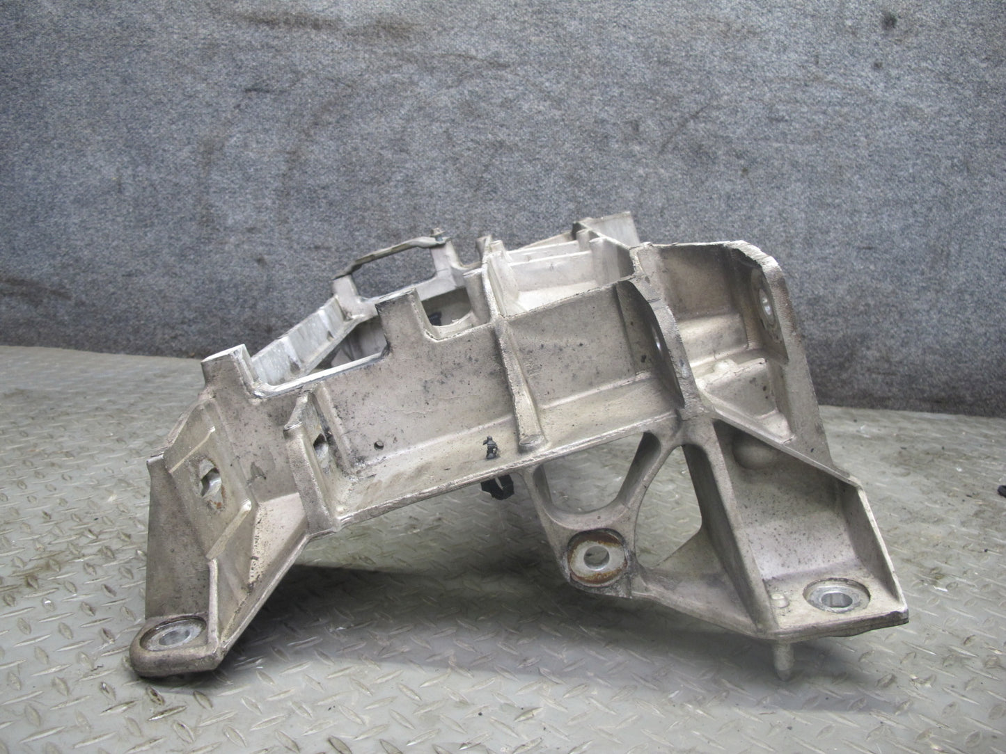 99-04 Chevrolet Corvette C5 Rear Suspension Subframe Crossmember Carrier 88K OEM