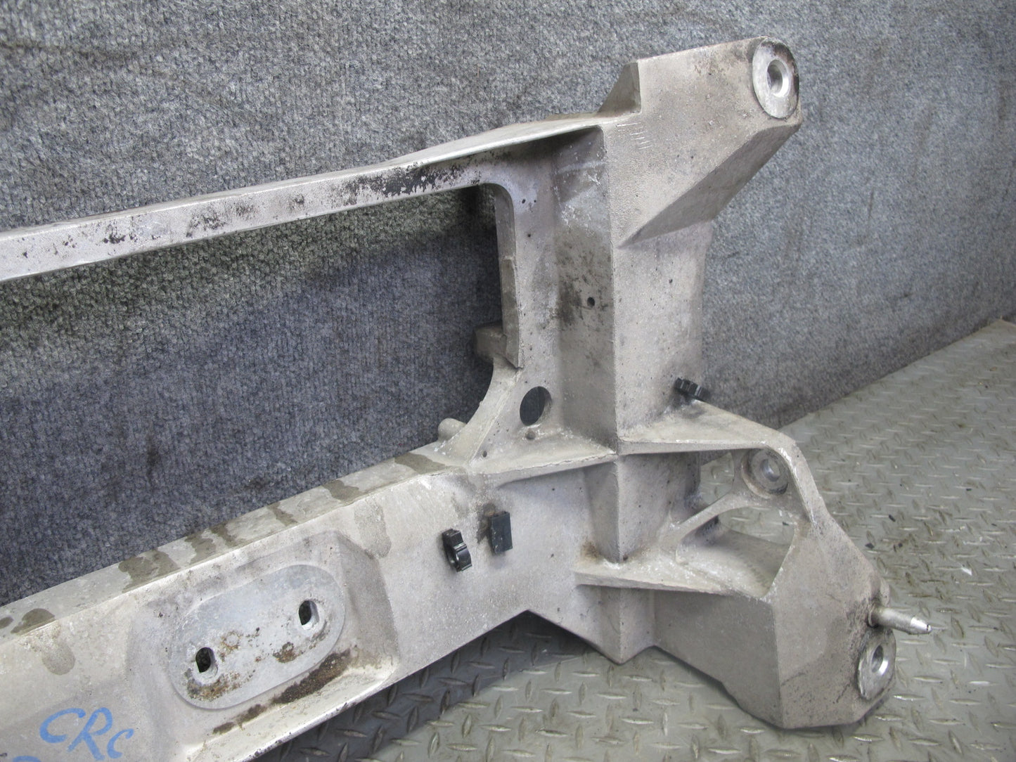 99-04 Chevrolet Corvette C5 Rear Suspension Subframe Crossmember Carrier 88K OEM