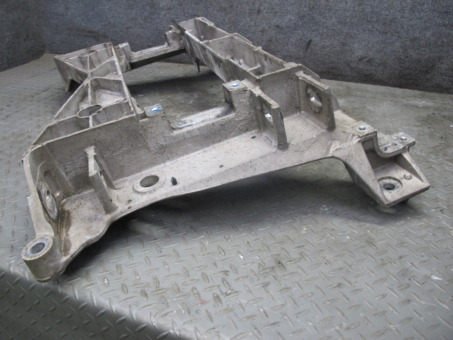 97-04 Chevrolet Corvette C5 Front Engine Subframe Crossmember Carrier 88K OEM