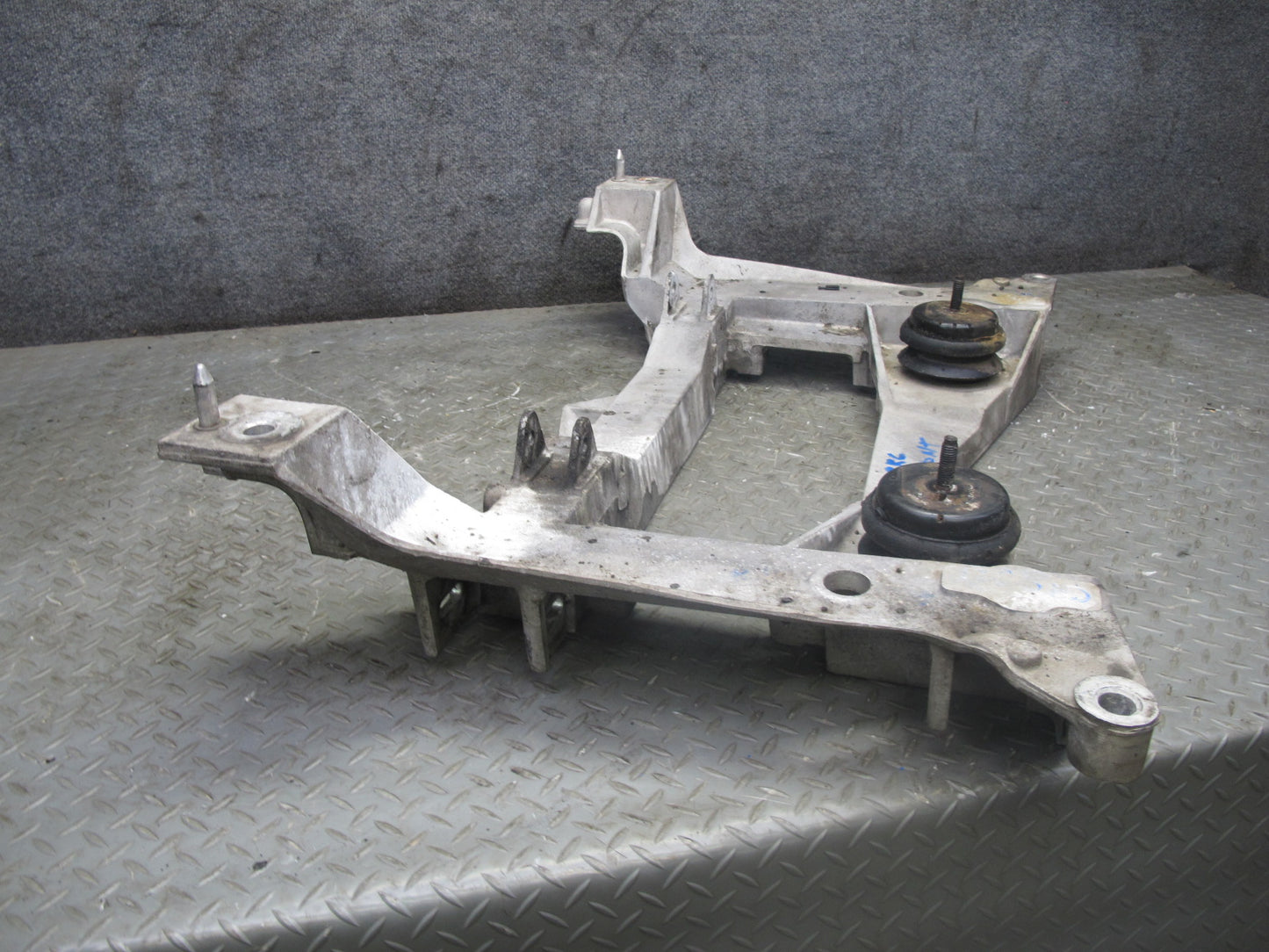 97-04 Chevrolet Corvette C5 Front Engine Subframe Crossmember Carrier 88K OEM