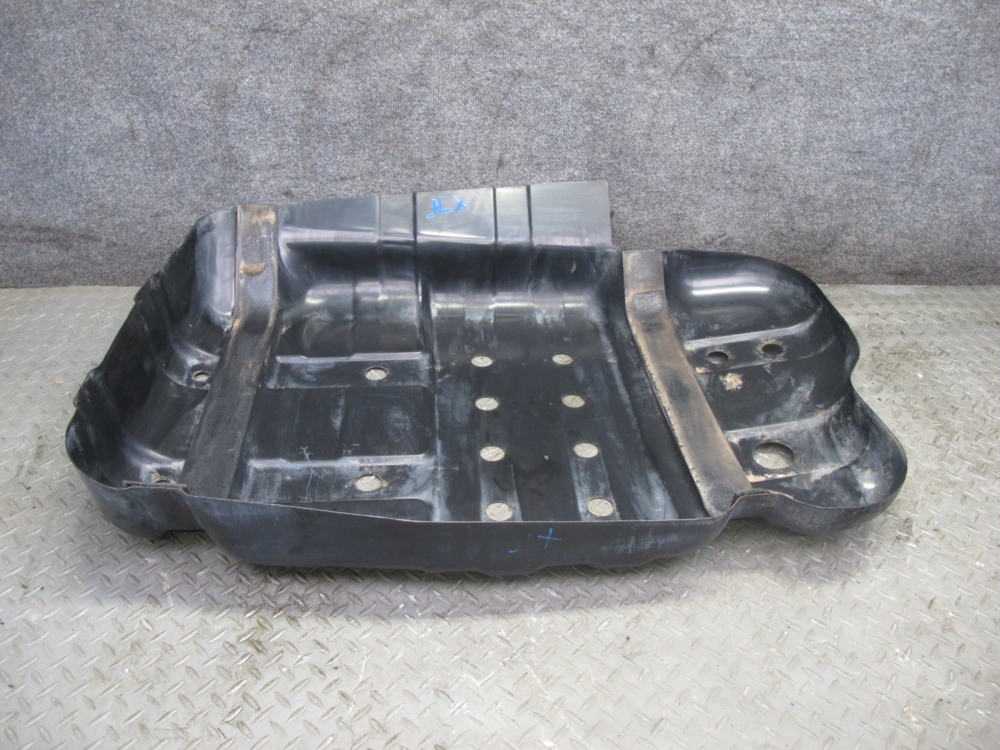 1998-2007 Lexus J100 LX470 Fuel Tank Shield Cover Assembly