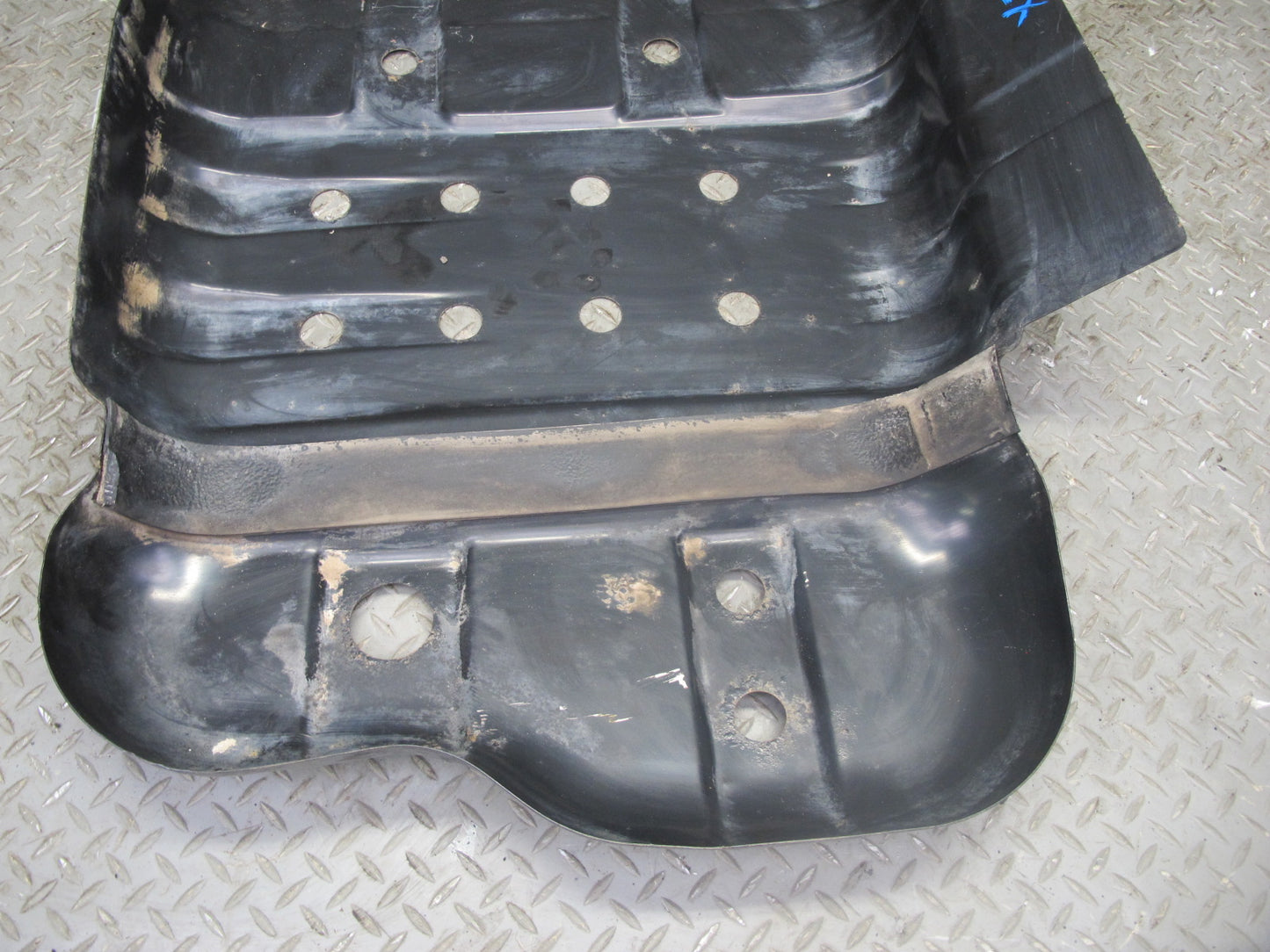 1998-2007 Lexus J100 LX470 Fuel Tank Shield Cover Assembly