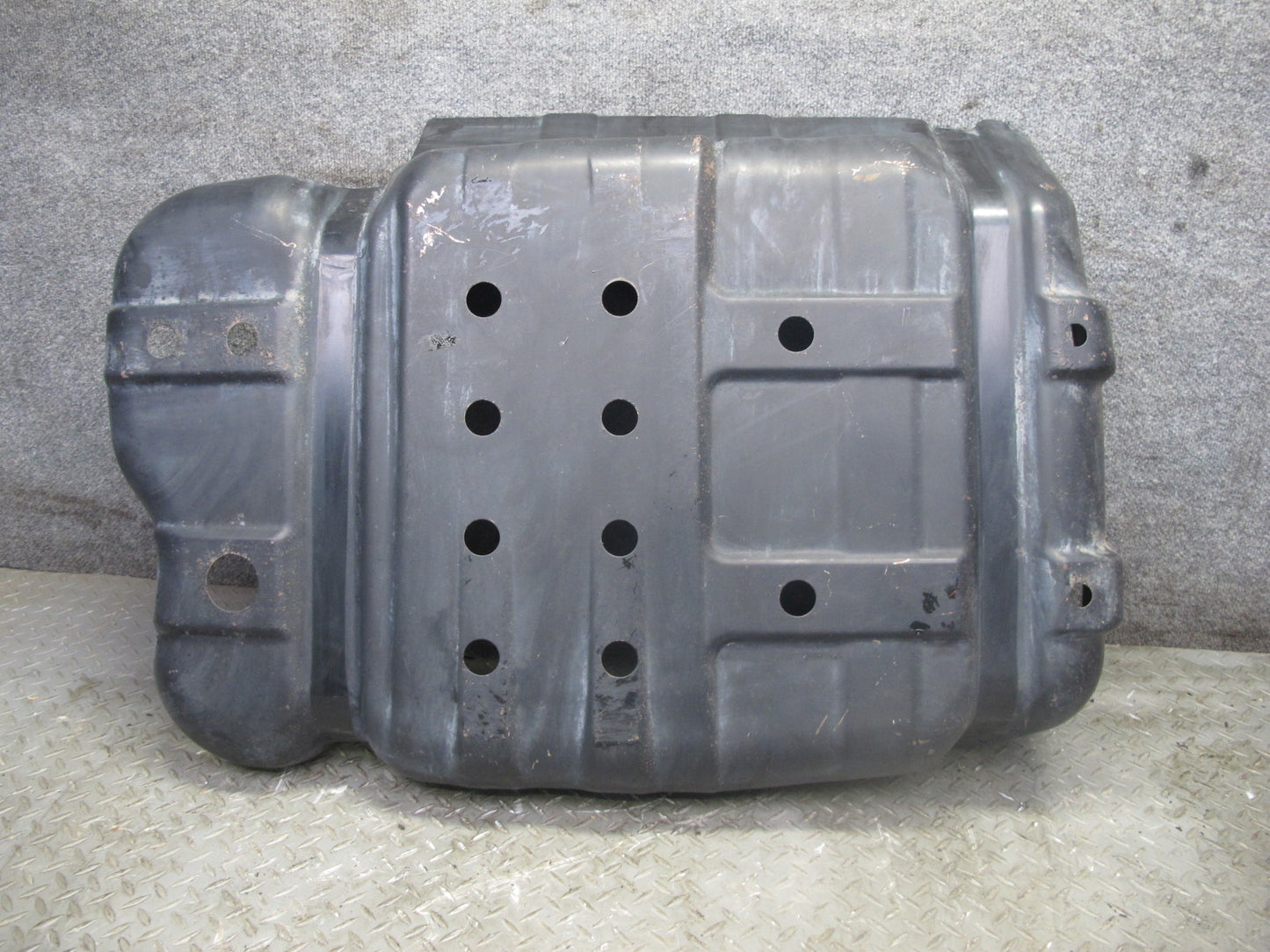 1998-2007 Lexus J100 LX470 Fuel Tank Shield Cover Assembly