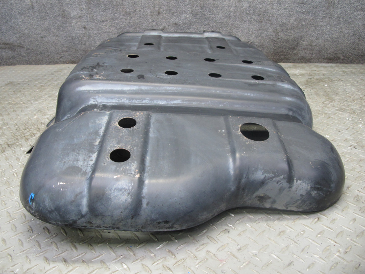 1998-2007 Lexus J100 LX470 Fuel Tank Shield Cover Assembly