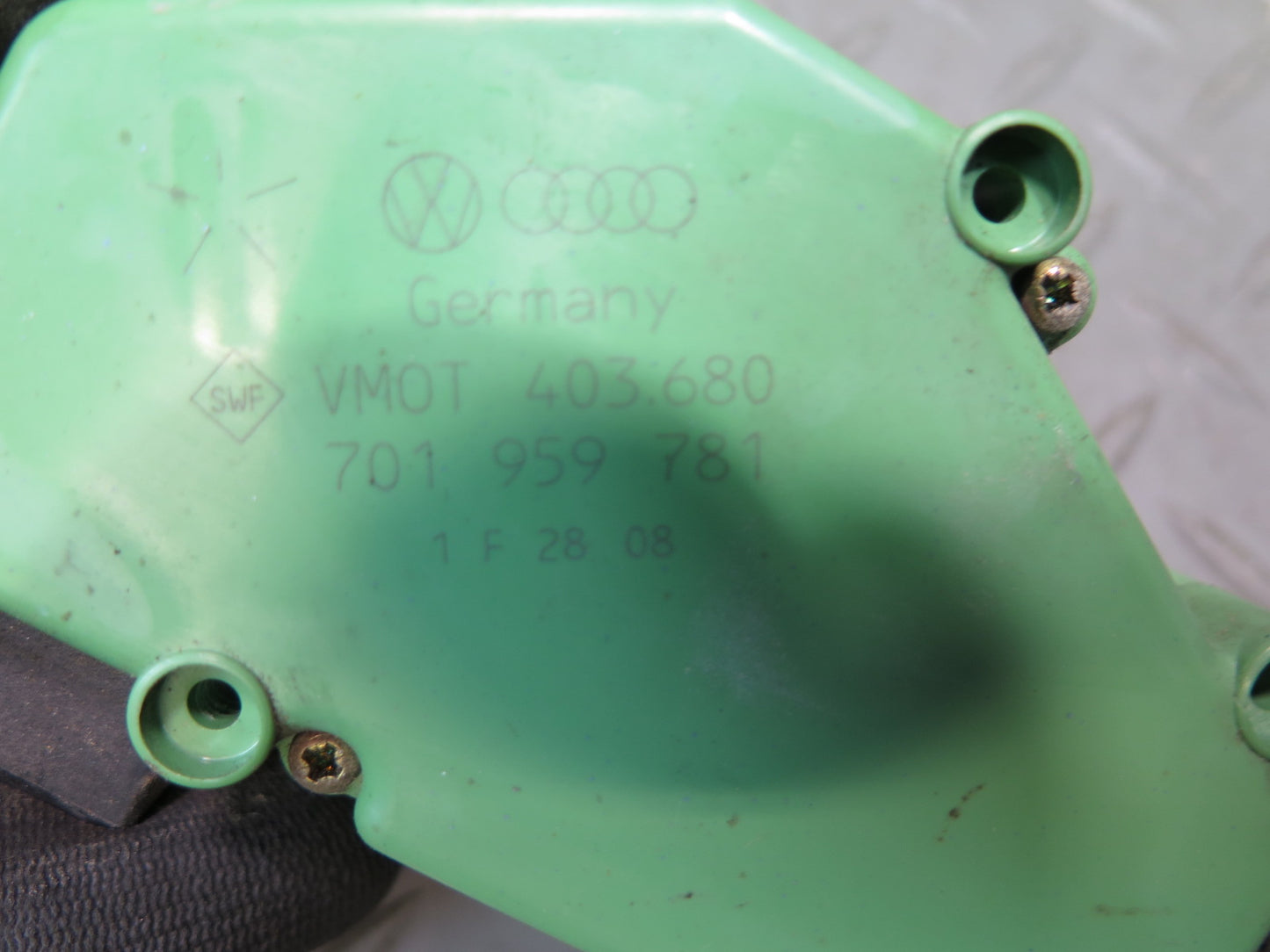 97-03 VW Eurovan T4 Front Left or Right Door Lock Actuator Motor 701959781 OEM