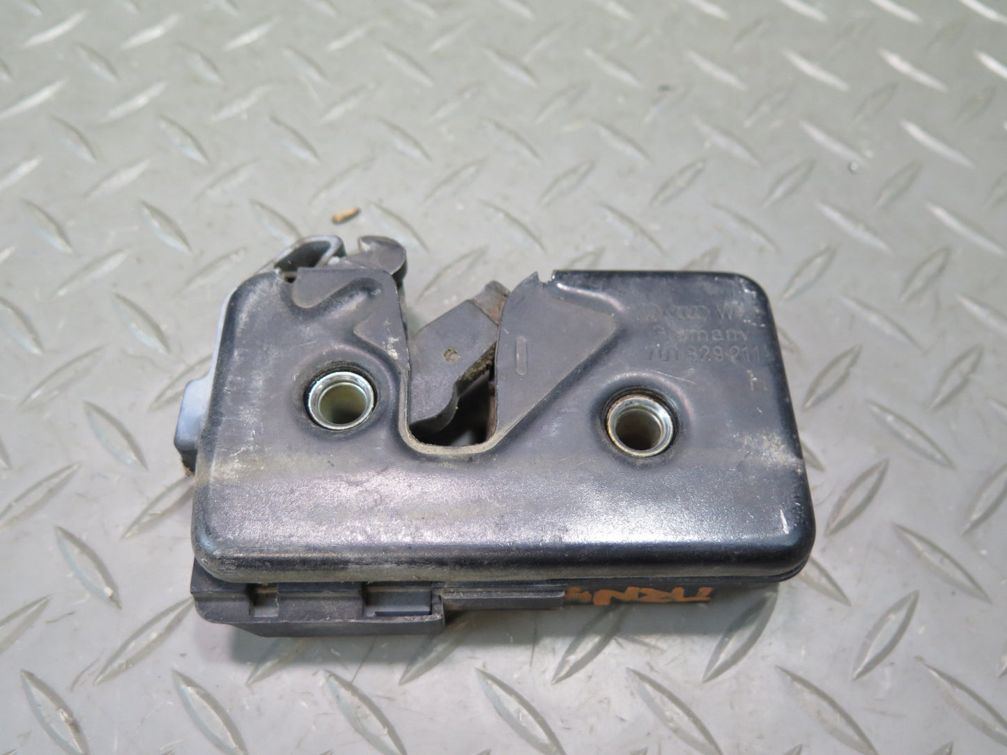97-03 VW Eurovan T4 Rear Trunk Tailgate Hatch Lock Latch 701829211H OEM