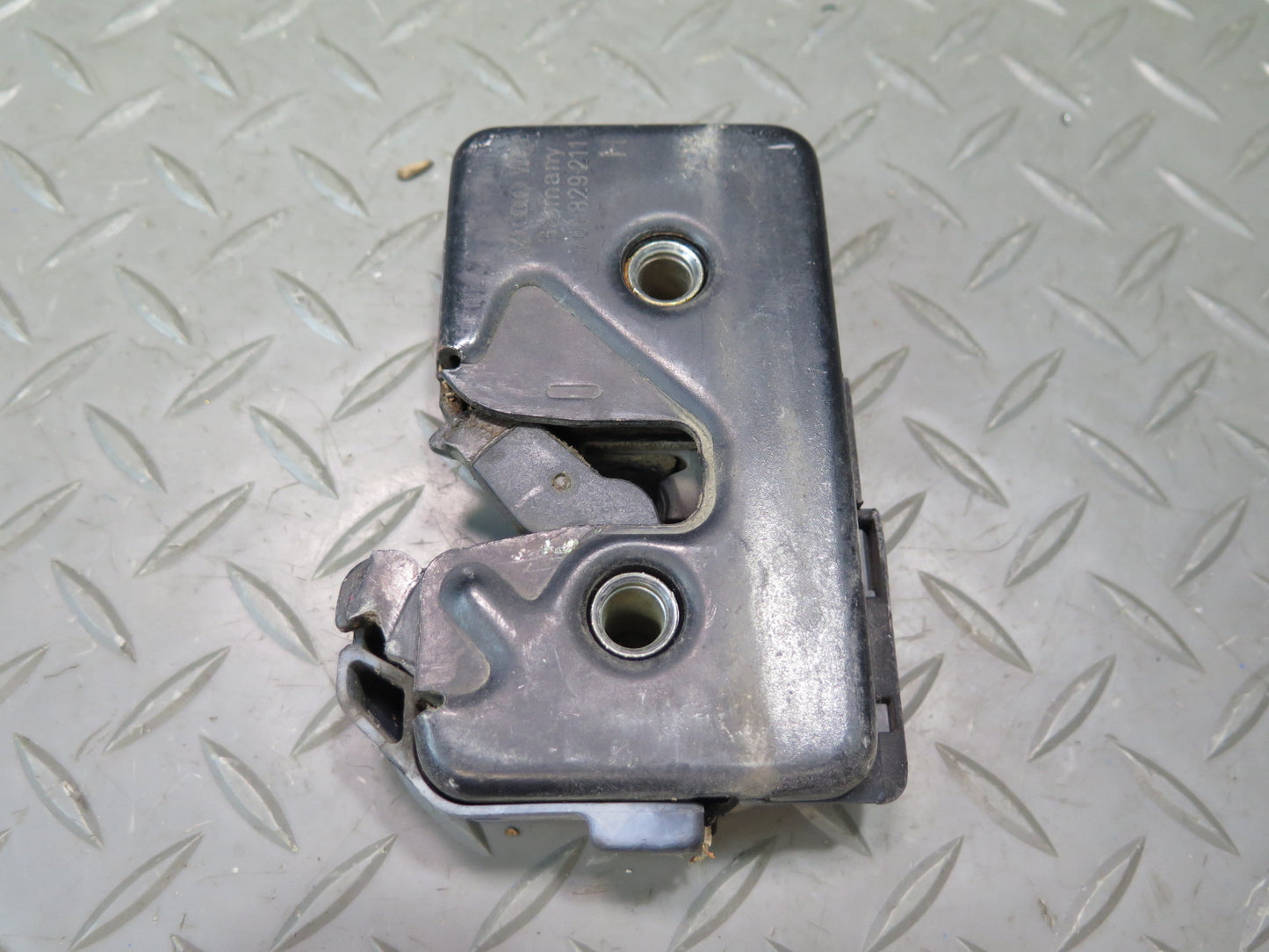 97-03 VW Eurovan T4 Rear Trunk Tailgate Hatch Lock Latch 701829211H OEM