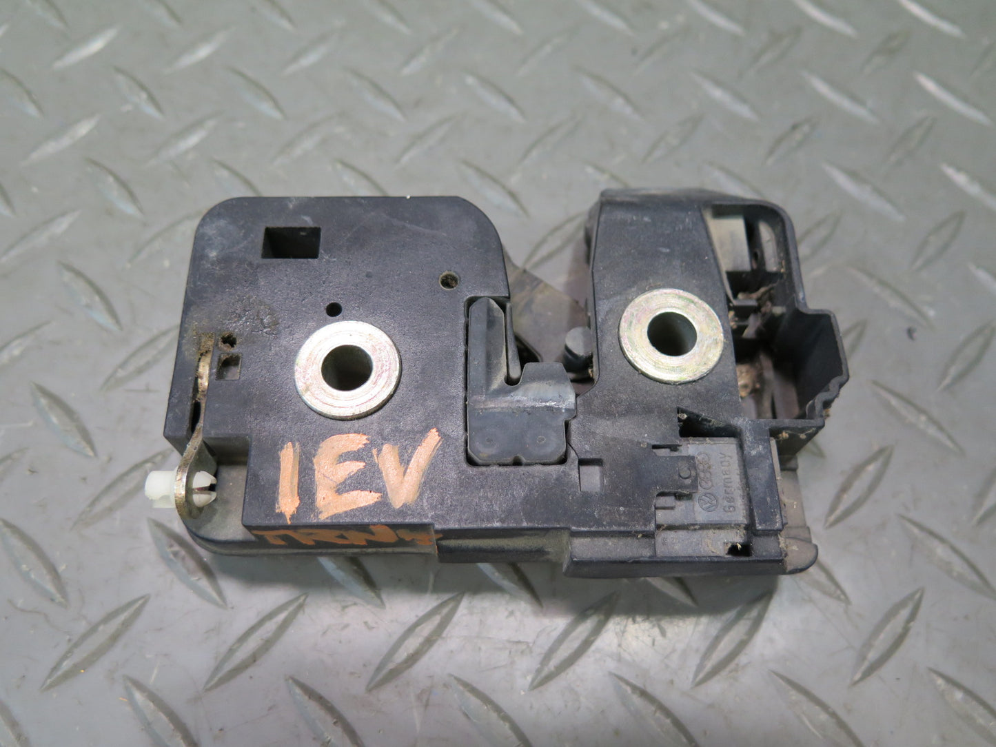 97-03 VW Eurovan T4 Rear Trunk Tailgate Hatch Lock Latch 701829211H OEM