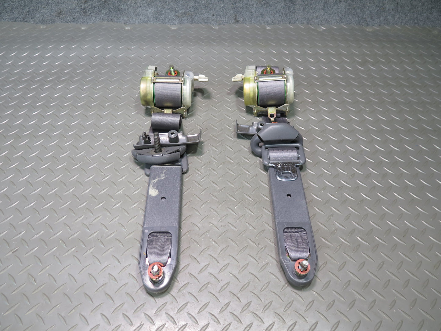 89-92 TOYOTA SUPRA MK3 FRONT RIGHT & LEFT SIDE SEATBELT RETRACTOR SET OEM