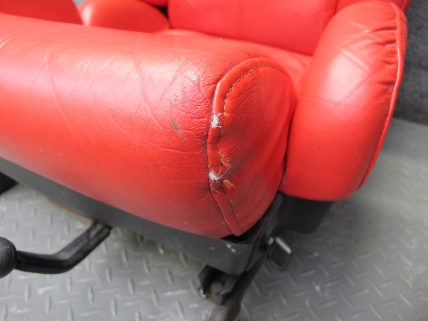 1993 Chevrolet Corvette C4 40TH Anniversary Set of 2 Front Leather Seat RED OEM