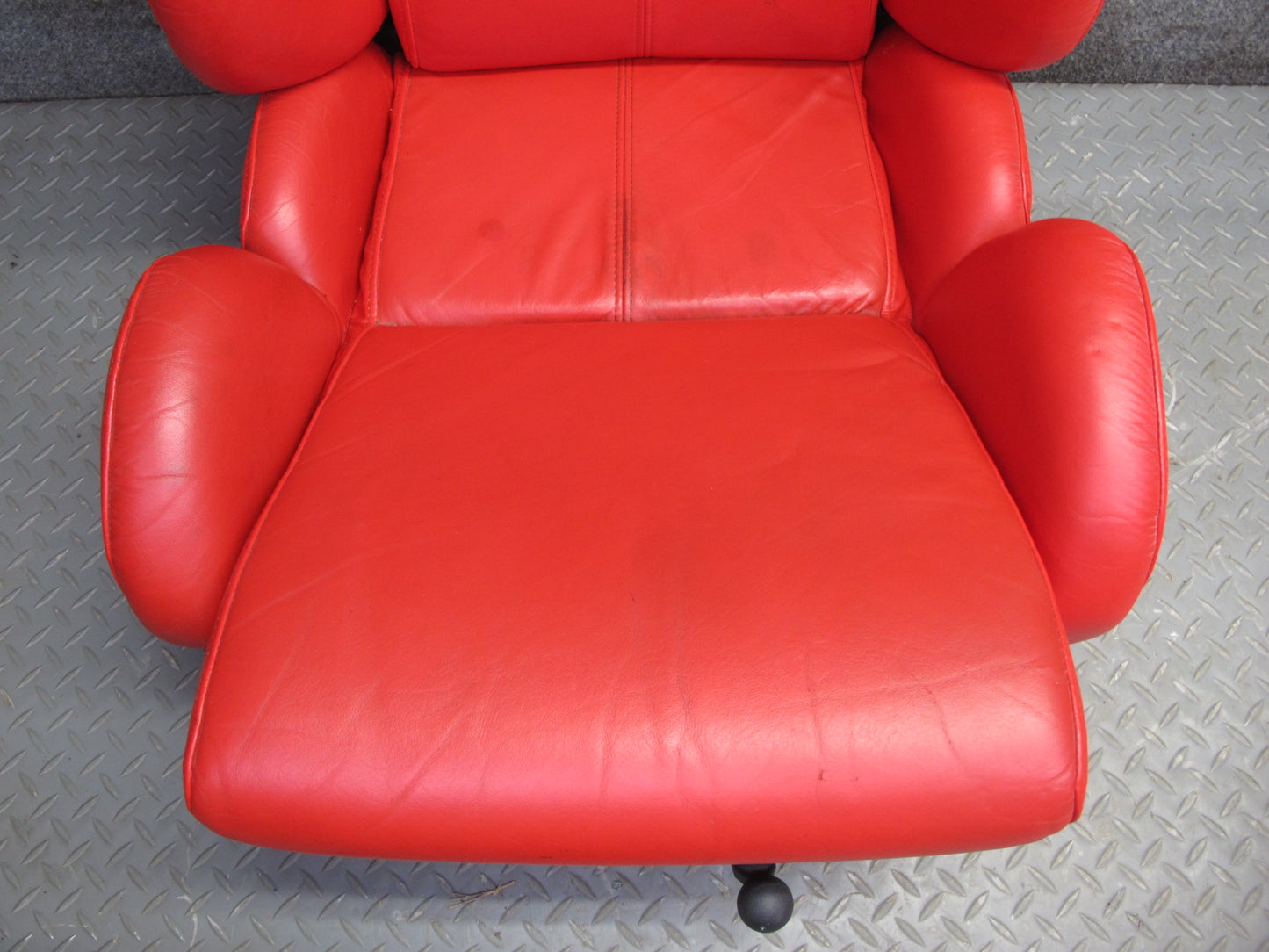 1993 Chevrolet Corvette C4 40TH Anniversary Set of 2 Front Leather Seat RED OEM