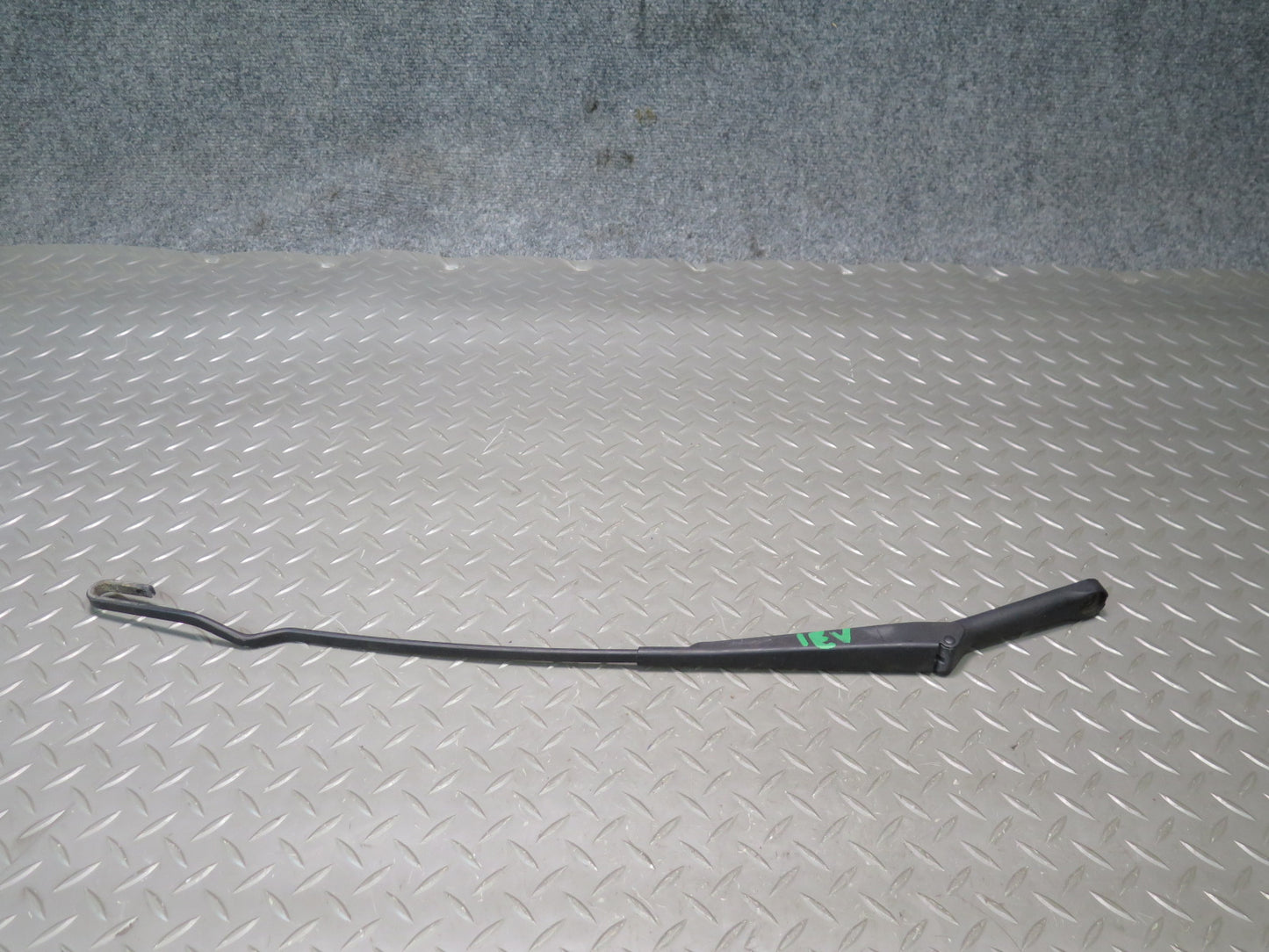 99-03 VW Eurovan T4 Set of 2 Front Windshield Left & Right Wiper Arm OEM