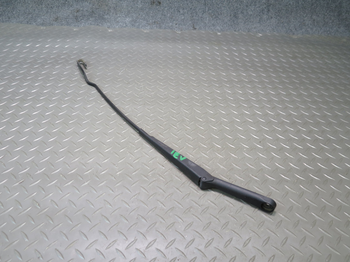 99-03 VW Eurovan T4 Set of 2 Front Windshield Left & Right Wiper Arm OEM