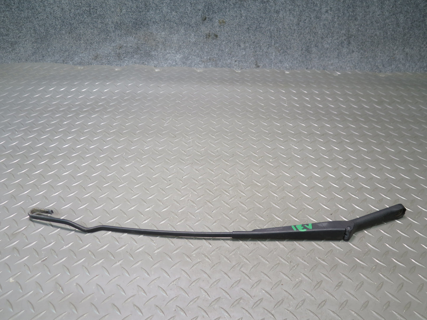99-03 VW Eurovan T4 Set of 2 Front Windshield Left & Right Wiper Arm OEM