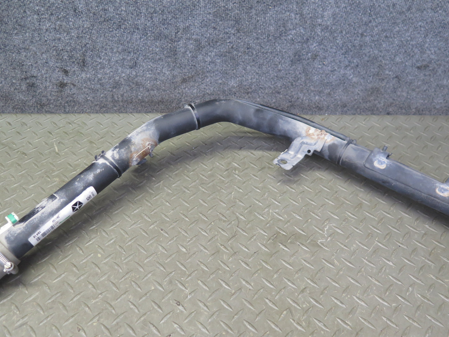 18-19 Jeep Wrangler JL Fuel Tank Filler  Neck Tube Line 52029777AE OEM
