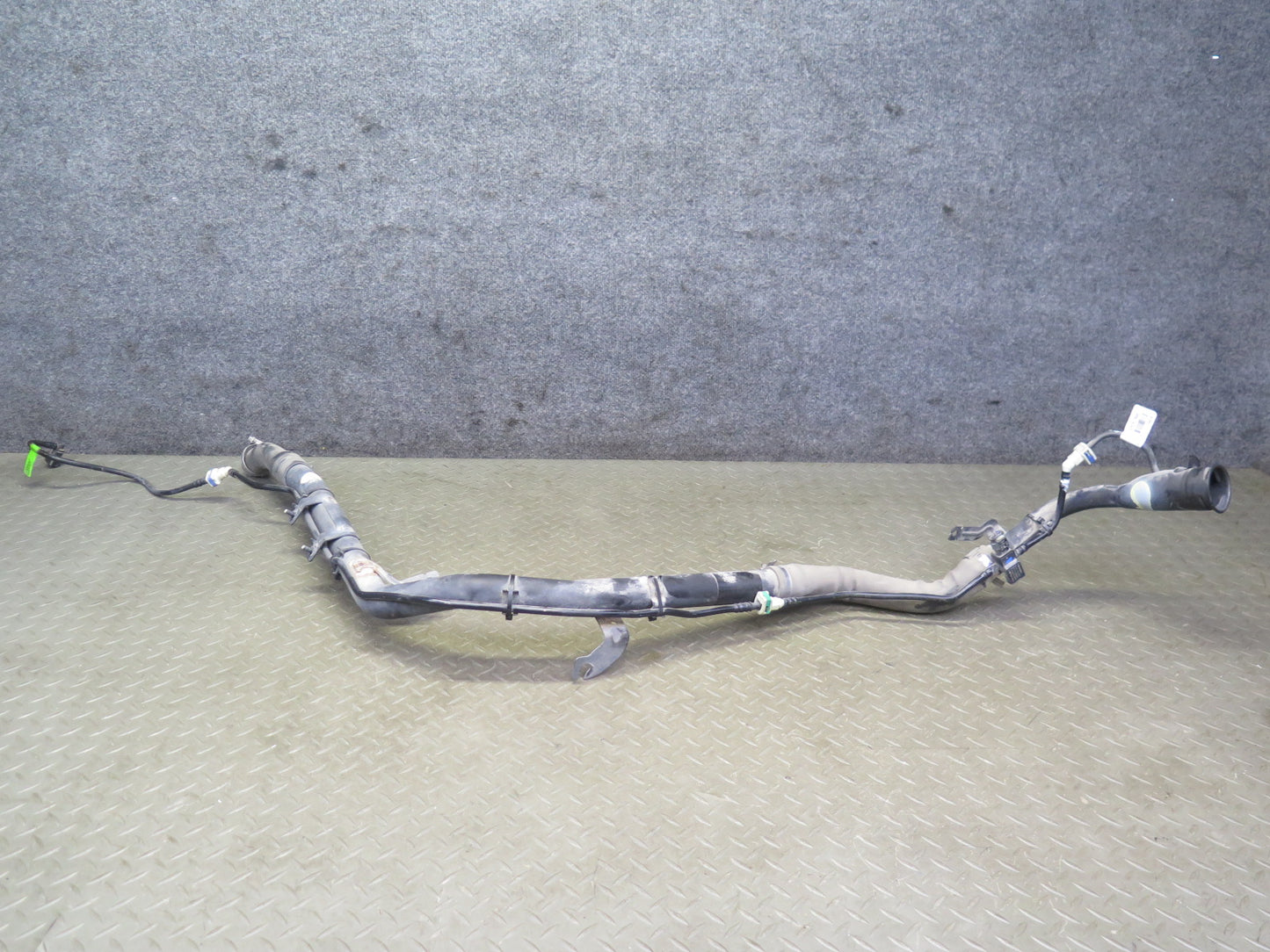 18-19 Jeep Wrangler JL Fuel Tank Filler  Neck Tube Line 52029777AE OEM