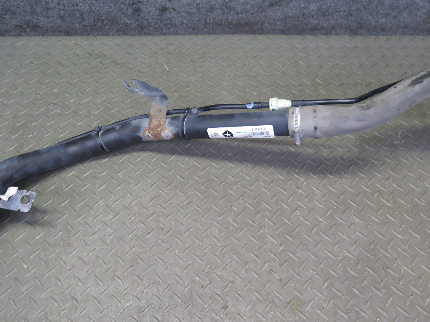 18-19 Jeep Wrangler JL Fuel Tank Filler  Neck Tube Line 52029777AE OEM