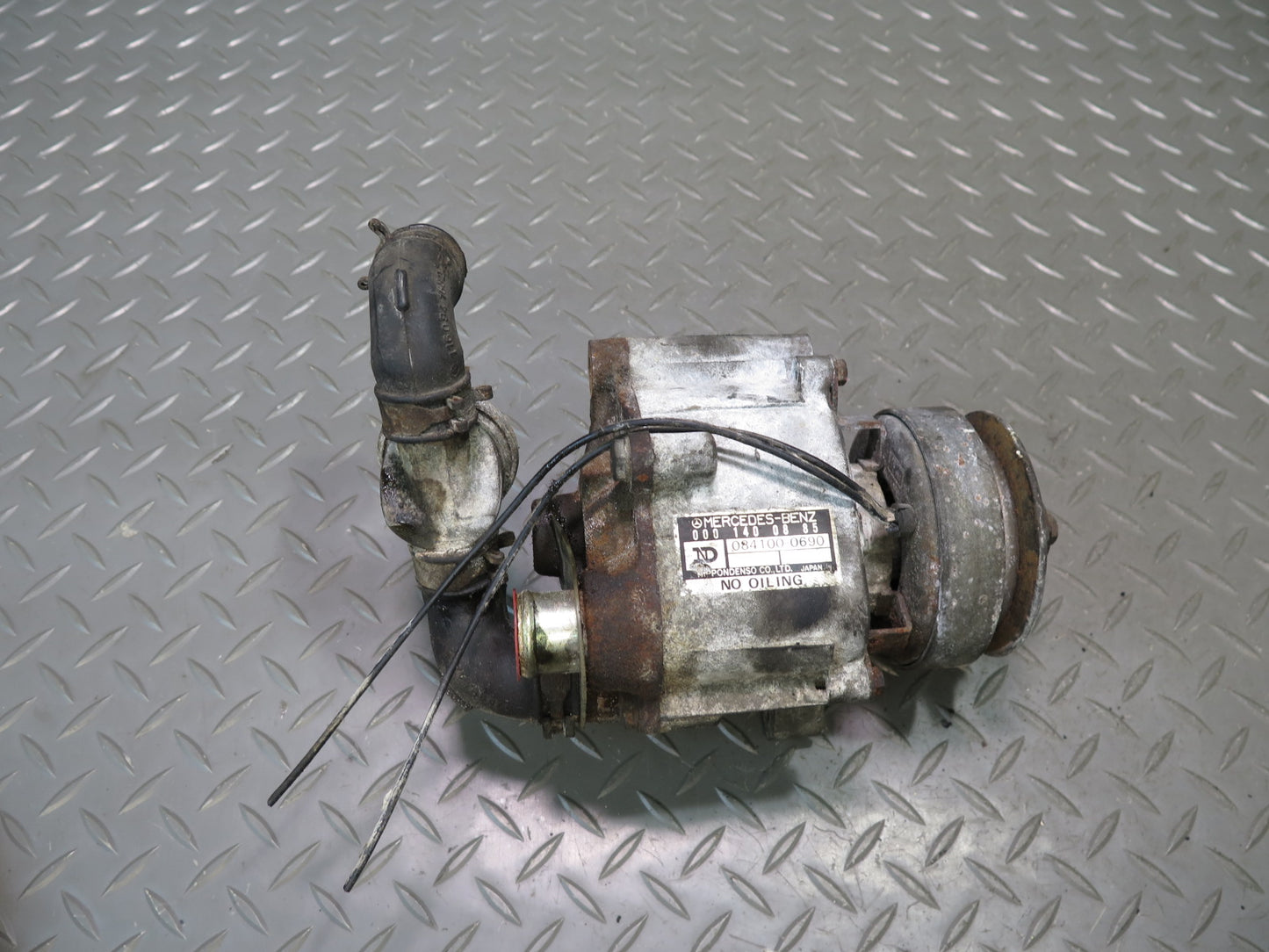 81-89 Mercedes R107 380SL 560SL Air Injection Smog Pump 0001400885 OEM